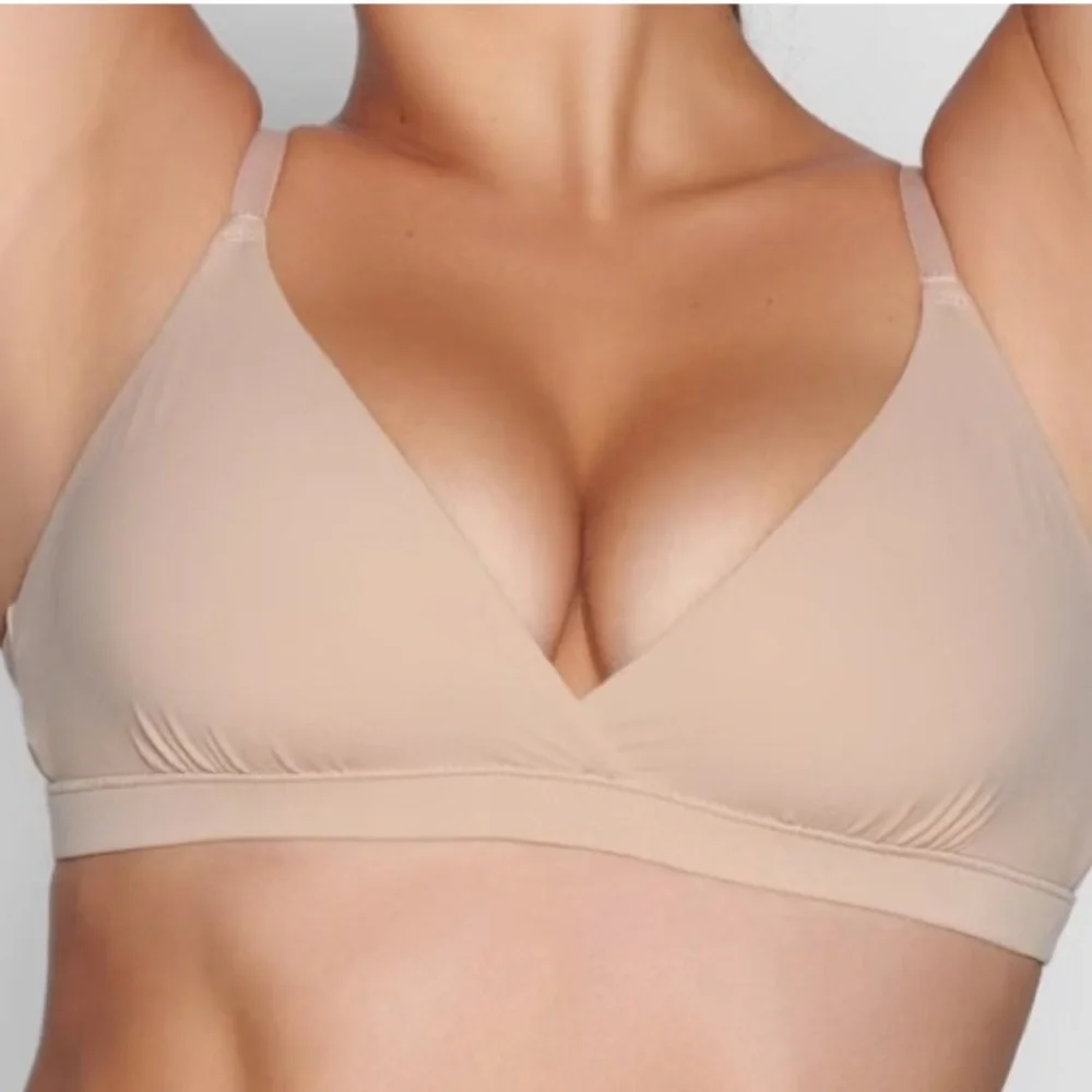 SKIMS Tan Intimates Seamless Bras - Picture 2 of 5